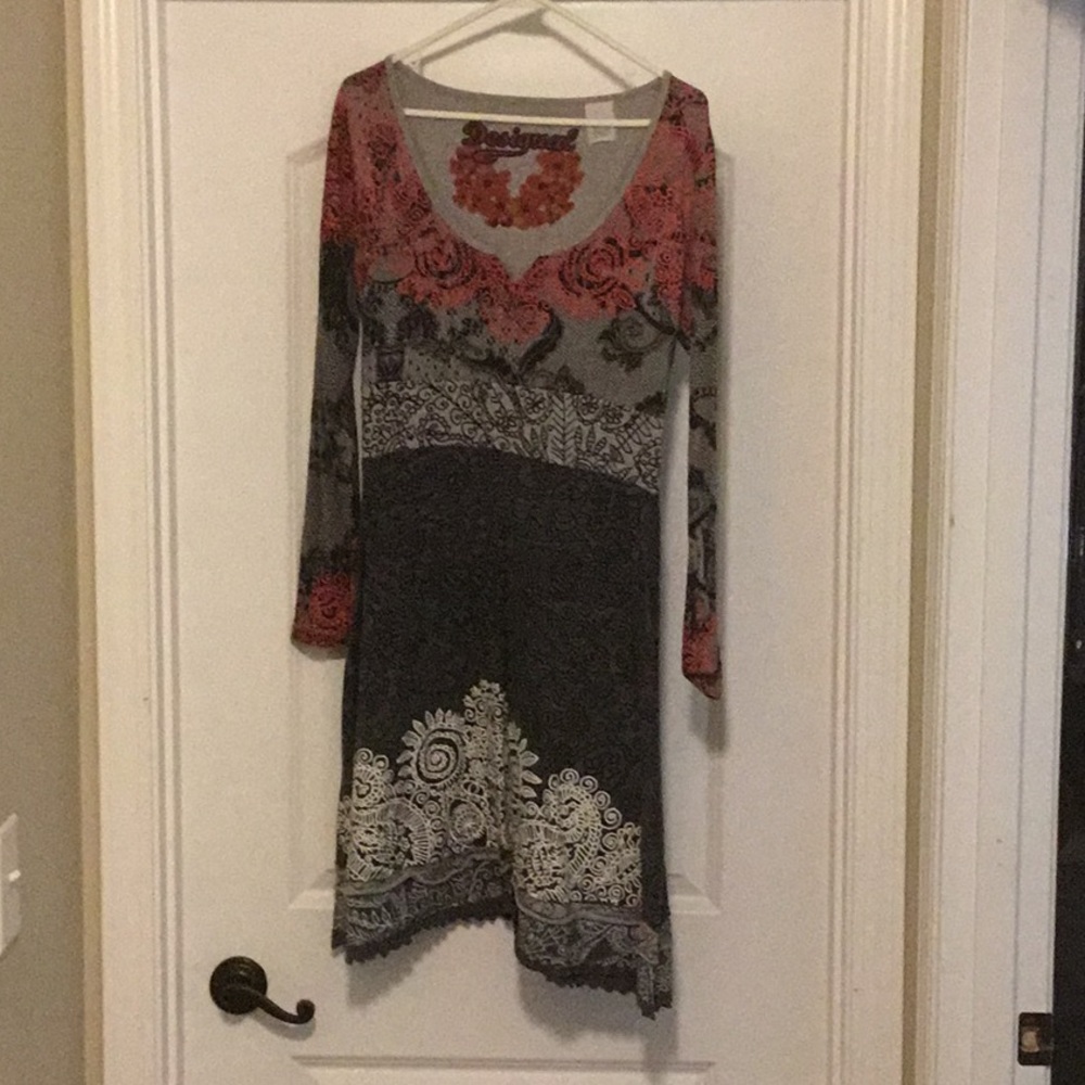 Perfect fall dress with flattering waist line